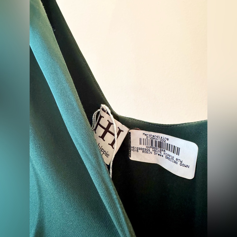 SAMPLE | Haute Hippie | Rosin Grecian One Shoulder Gown | Silk Green | Small - Picture 8 of 9